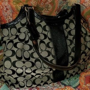 Coach Devin stripped shoulder bag